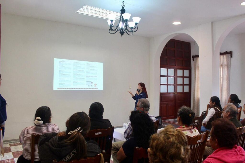 Capacita SECTUR a Tlacotalpan en calidad de servicios y hospitalidad