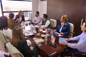 Veracruzanos, contribuyentes cumplidos, reconoce Rocío Nahle