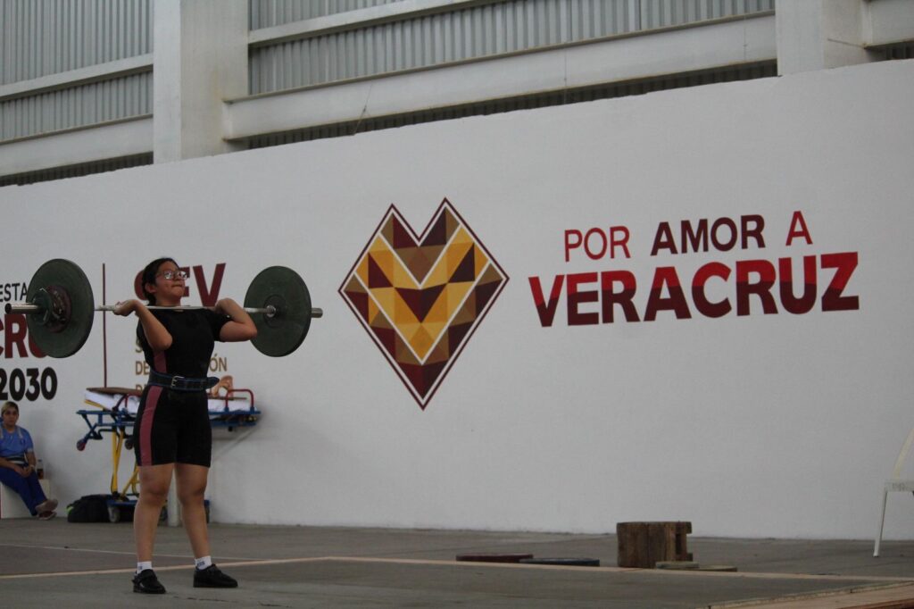 Fuerza, técnica y competencia: Veracruz elige a sus mejores pesistas