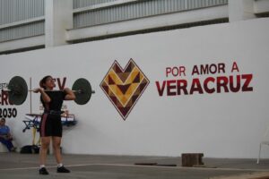 Fuerza, técnica y competencia: Veracruz elige a sus mejores pesistas