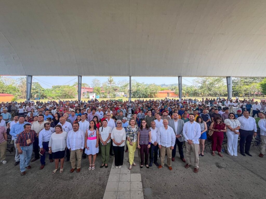 Realizan Encuentro Estatal de Cooperativismo en Papantla