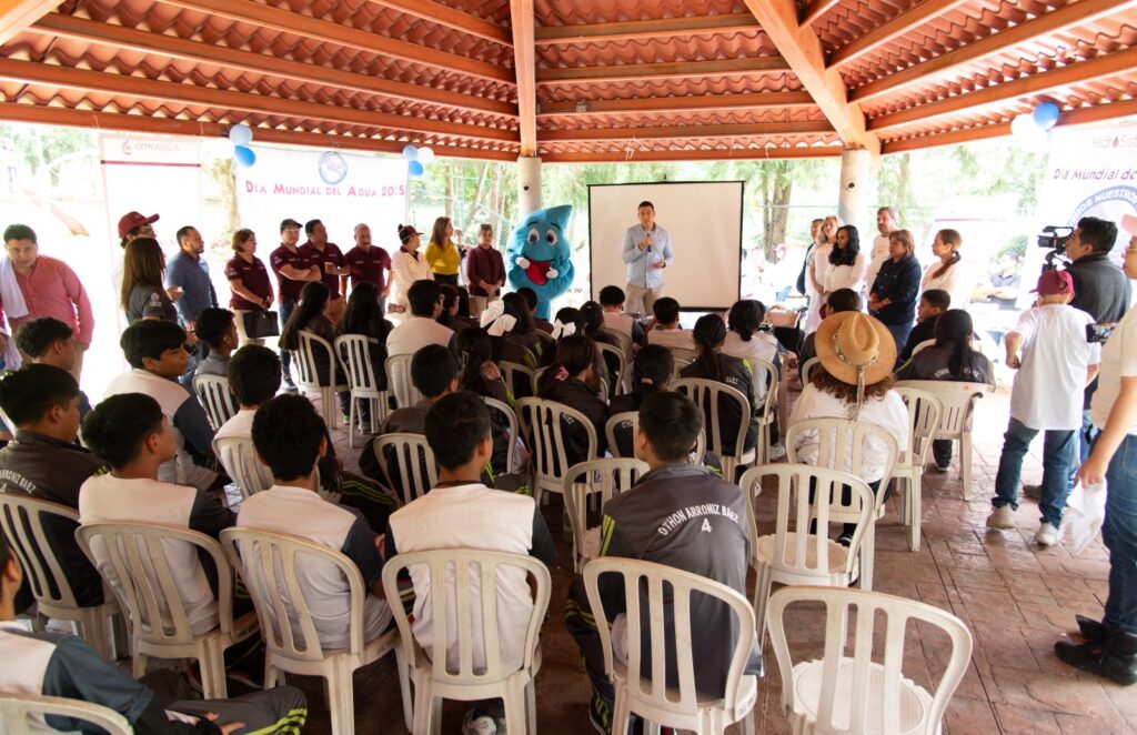 Conmemoran Día Mundial del Agua con limpieza del río del parque Alameda Murillo Vidal