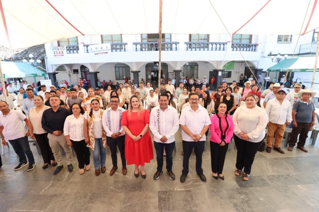 Caravana de Servicios llega con empleo y capacitación a Zongolica
