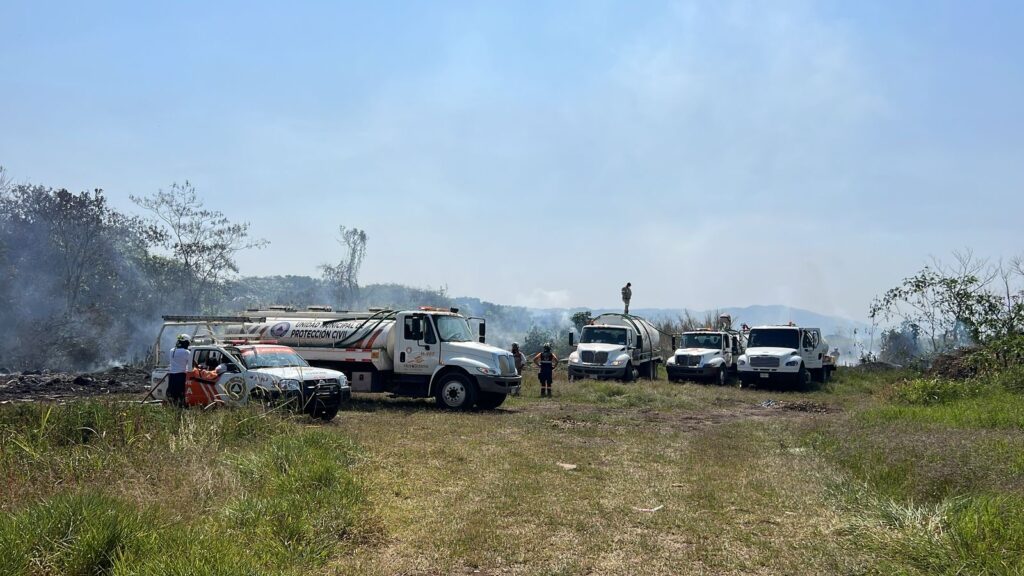 Trabajan coordinados para controlar emergencia en llantera de 20 de noviembre