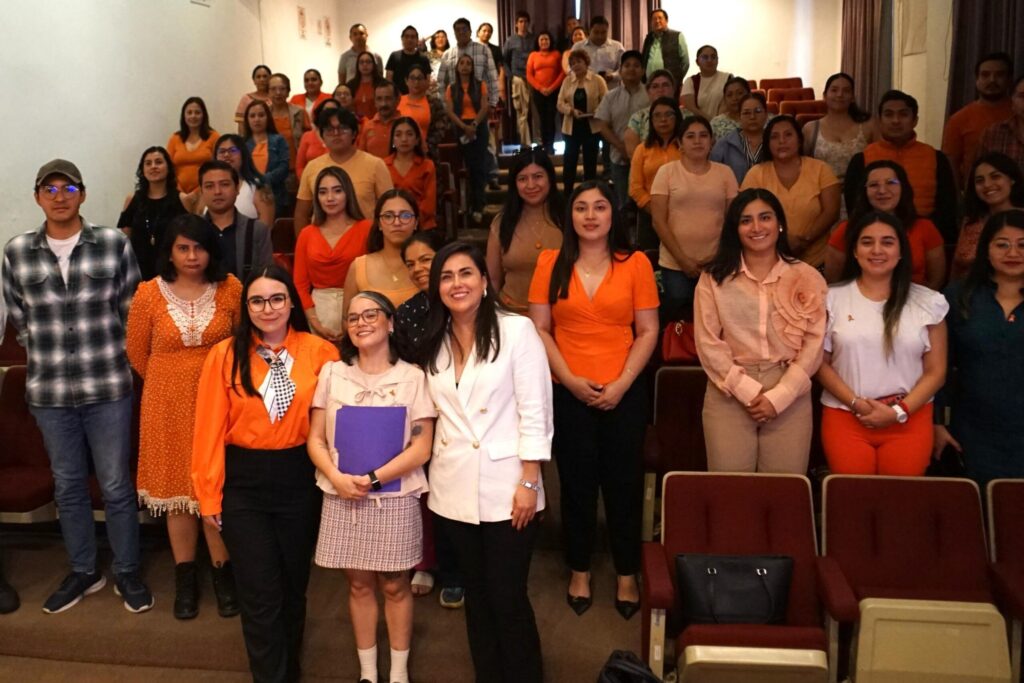 Capacita SECVER a su personal para promover entornos laborales inclusivos