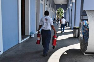 Protección Civil de Córdoba realiza mantenimiento preventivo a extintores
