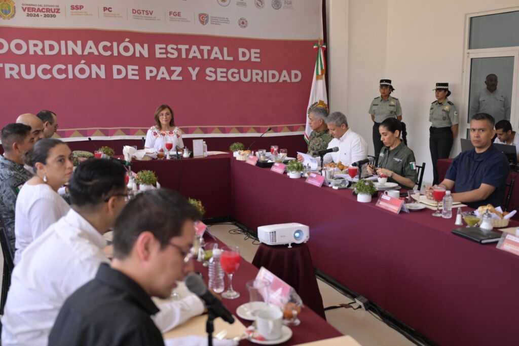 Gobernadora Rocío Nahle realiza Mesa de Seguridad en Tihuatlán